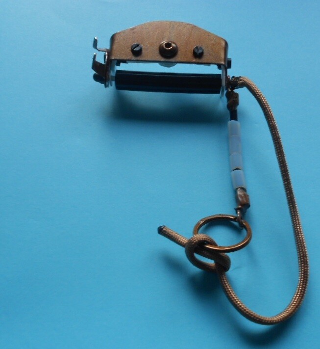 Rolling capo - brown lacquer finish
