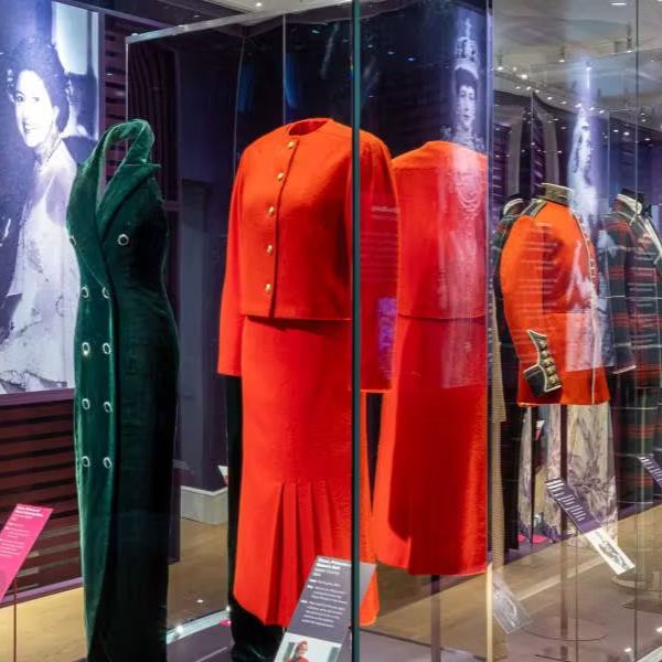 Sunday 23rd November - Kensington Palace & The Dress Code Exhibition - Free Time in Hyde Park