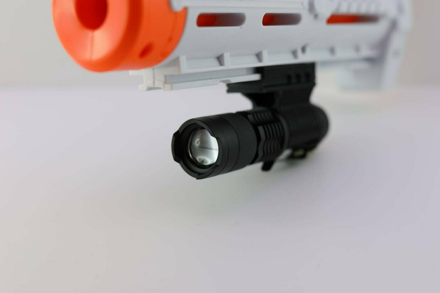 Livlig Patriotisk overalt Tactical flash light for Nerf guns. LED, adjustable focus, 3 light  modes,secure rail attachment, AA battery