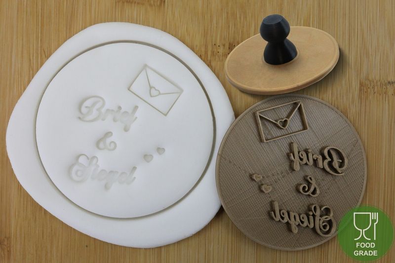 Prägestempel 'Brief & Siegel' 5/7cm für Kekse/Fondant/Knete mit praktischem Griff Prägestempel 'Brief & Siegel' 5/7cm für Kekse/Fondant/Knete mit praktischem Griff