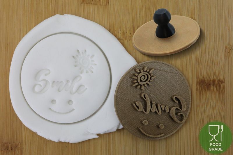 Prägestempel 'Life is better with a dog' 5/7cm für Kekse/Fondant/Knete mit praktischem Griff Prägestempel 'Life is better with a dog' 5/7cm für Kekse/Fondant/Knete mit praktischem Griff