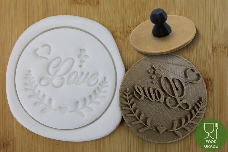 Prägestempel 'Love' 5/7cm für Kekse/Fondant/Knete mit praktischem Griff Prägestempel 'Love' 5/7cm für Kekse/Fondant/Knete mit praktischem Griff