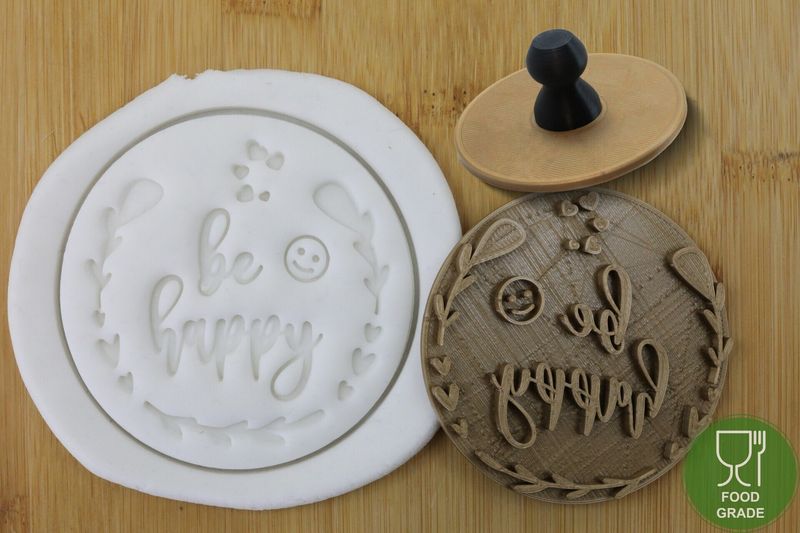 Prägestempel 'be happy' 5/7cm für Kekse/Fondant/Knete mit praktischem Griff Prägestempel 'be happy' 5/7cm für Kekse/Fondant/Knete mit praktischem Griff