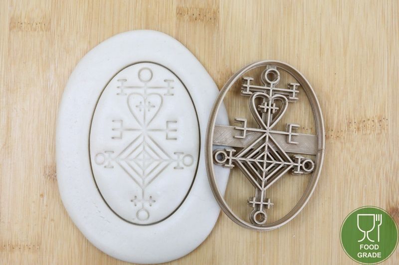 Vegvísir Wikinger Symbole Liebe Rune
Keksstempel/Ausstechform ca.8cm Vegvísir Wikinger Symbole Liebe Rune
Keksstempel/Ausstechform ca.8cm
