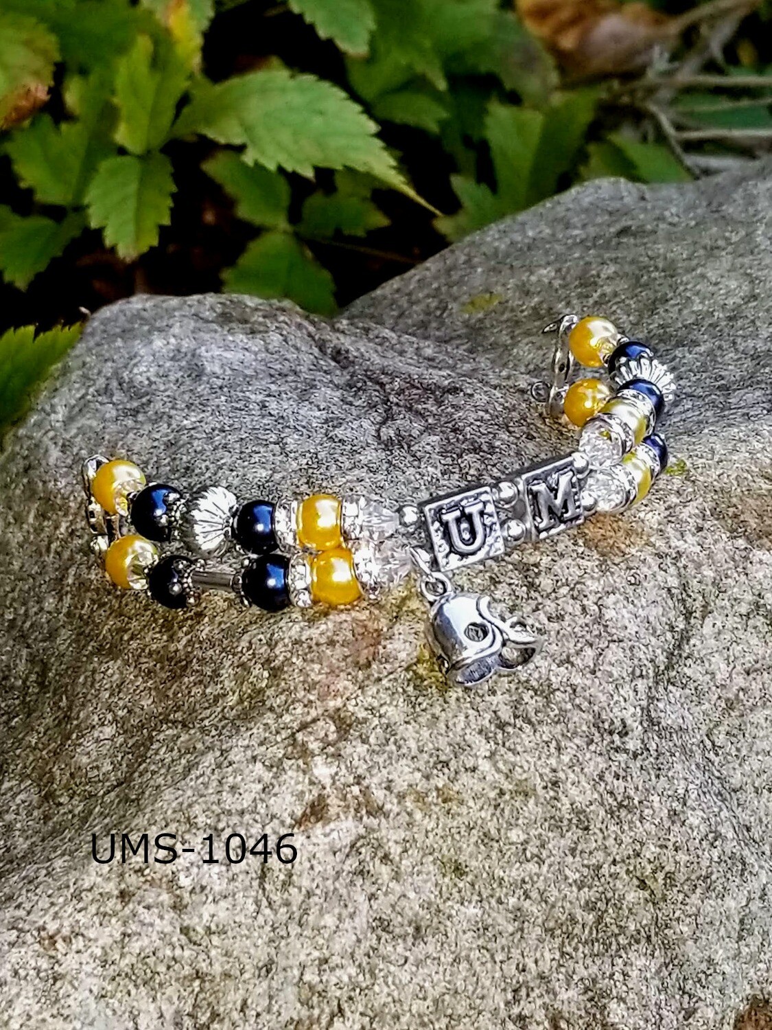 UMS-1046 
University of Michigan  Silver- Helmet Pearl Letter Bracelet