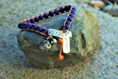 DTS-1002
Detroit Tigers- Silver orange waxed cotton with blue beads, baseball mitt and ball, heart and pride charms
