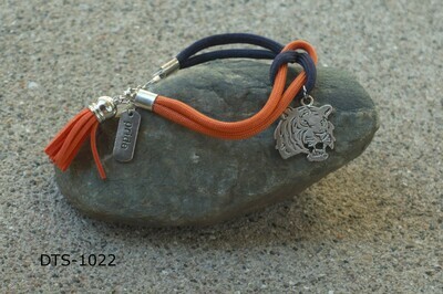 DTS-1022
Detroit Tigers- Blue and orange paracord with orange tassel, laser cut tiger face and pride charm