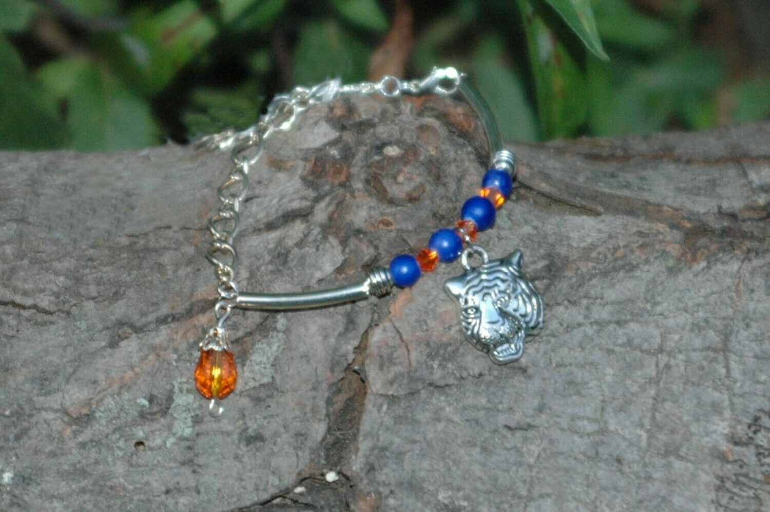 DTS-1029
Detroit Tigers- Silver with chain blue beads, orange crystals, orange teardrop dangle with tassel and 3D tiger face charm