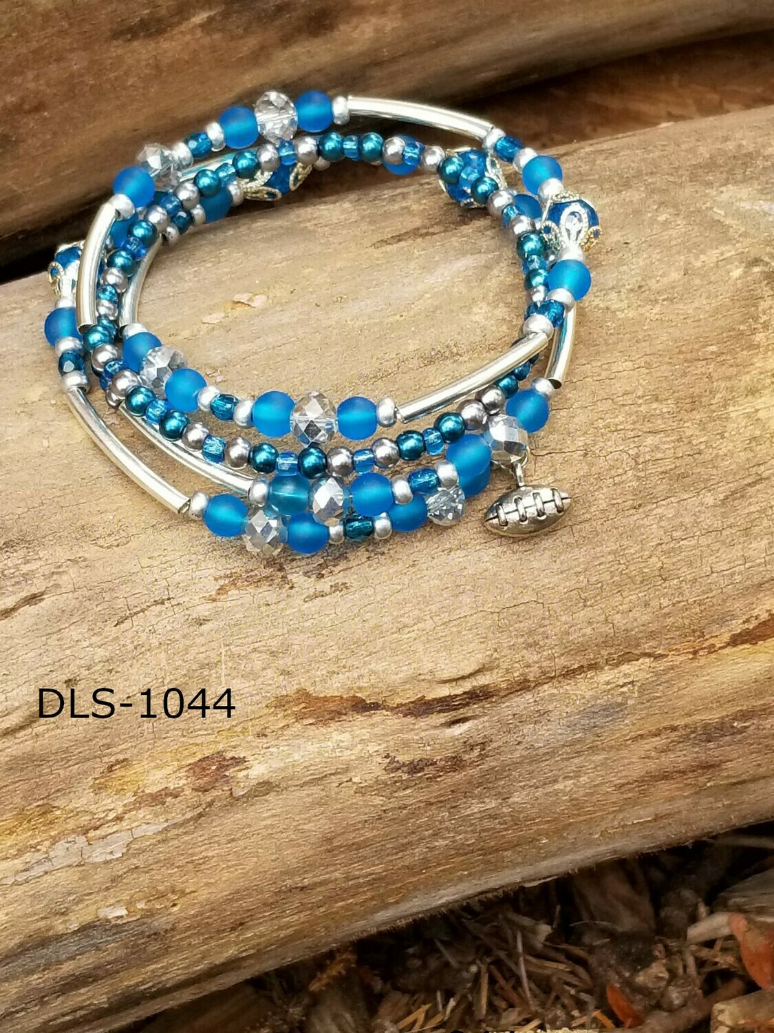 DLS-1044
Detroit Lions- Silver 4 loop memory wire, blue glass, silver/clear faceted beads, blue and grey pearls with football charm