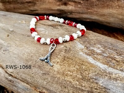 RWS-1068
Detroit Red Wings- Stretch bracelet , silver, red faceted and oval glass, white round and disc beads, rhinestone donut spacer beads with heart and hockey sticks charms