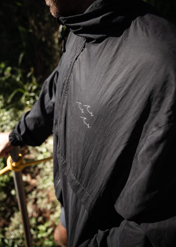 Campera Rompevientos Irupé Negra
