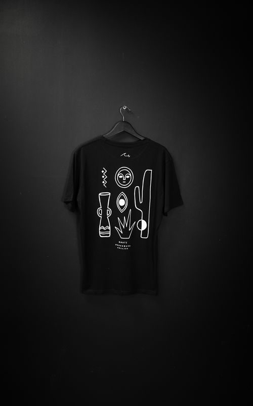 Remera La Quiaca Black Negra