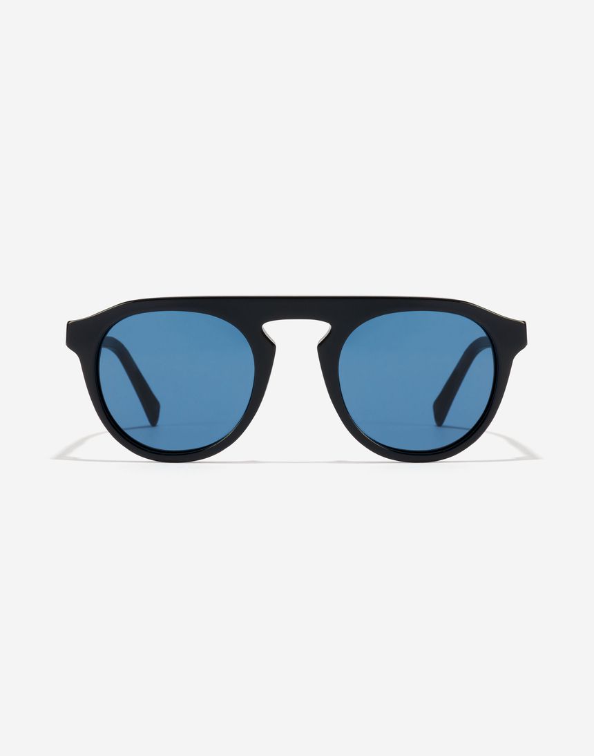 PAULA ECHEVARRÍA X HAWKERS - BLAST BLUE