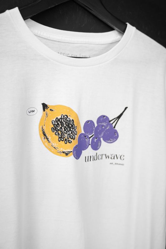 Remera Classic Fit Ferrugem White de