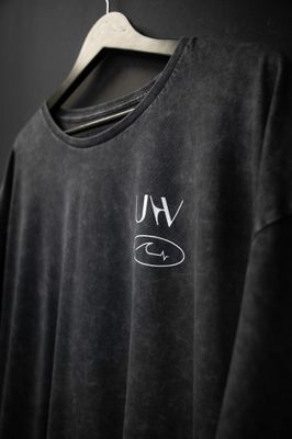 Remera Classic Fit Black Washed Vermelha de