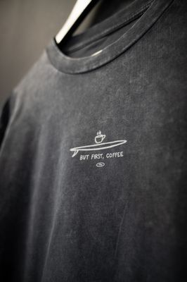 Remera Coffe First Black Washed Oversized- nw