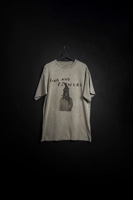 Remera Gris Washed Flowers new