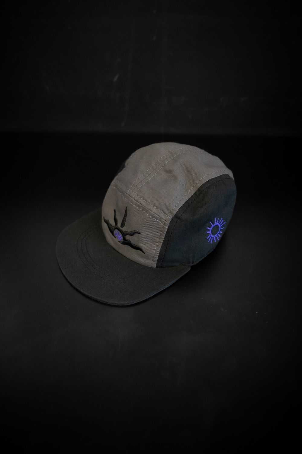GORRA CEREJA GREY