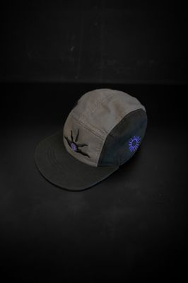 GORRA CEREJA GREY