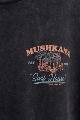 Remera Surf House Classic Fit Black Washed