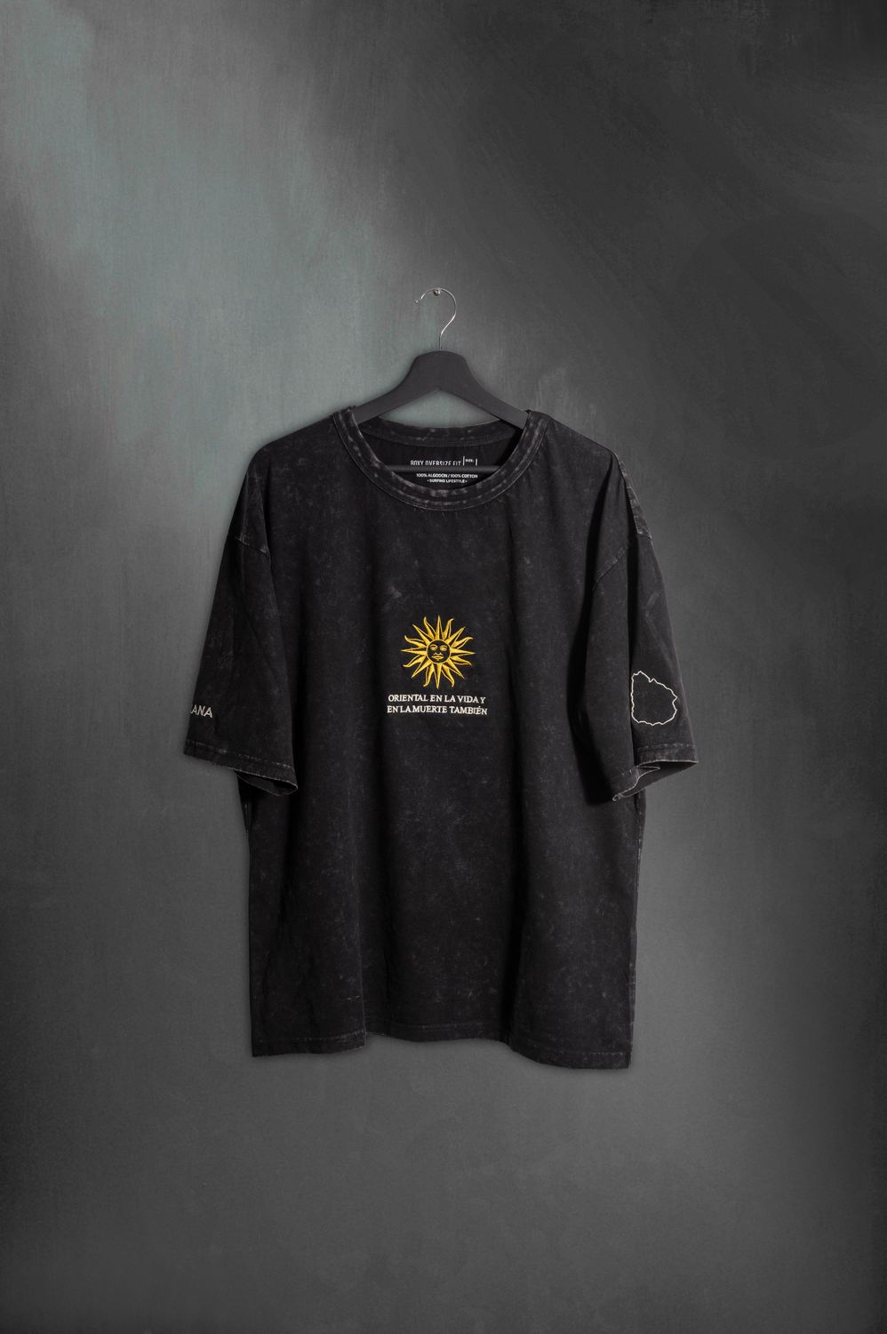 Remera Overbox Sol Negro Lavado