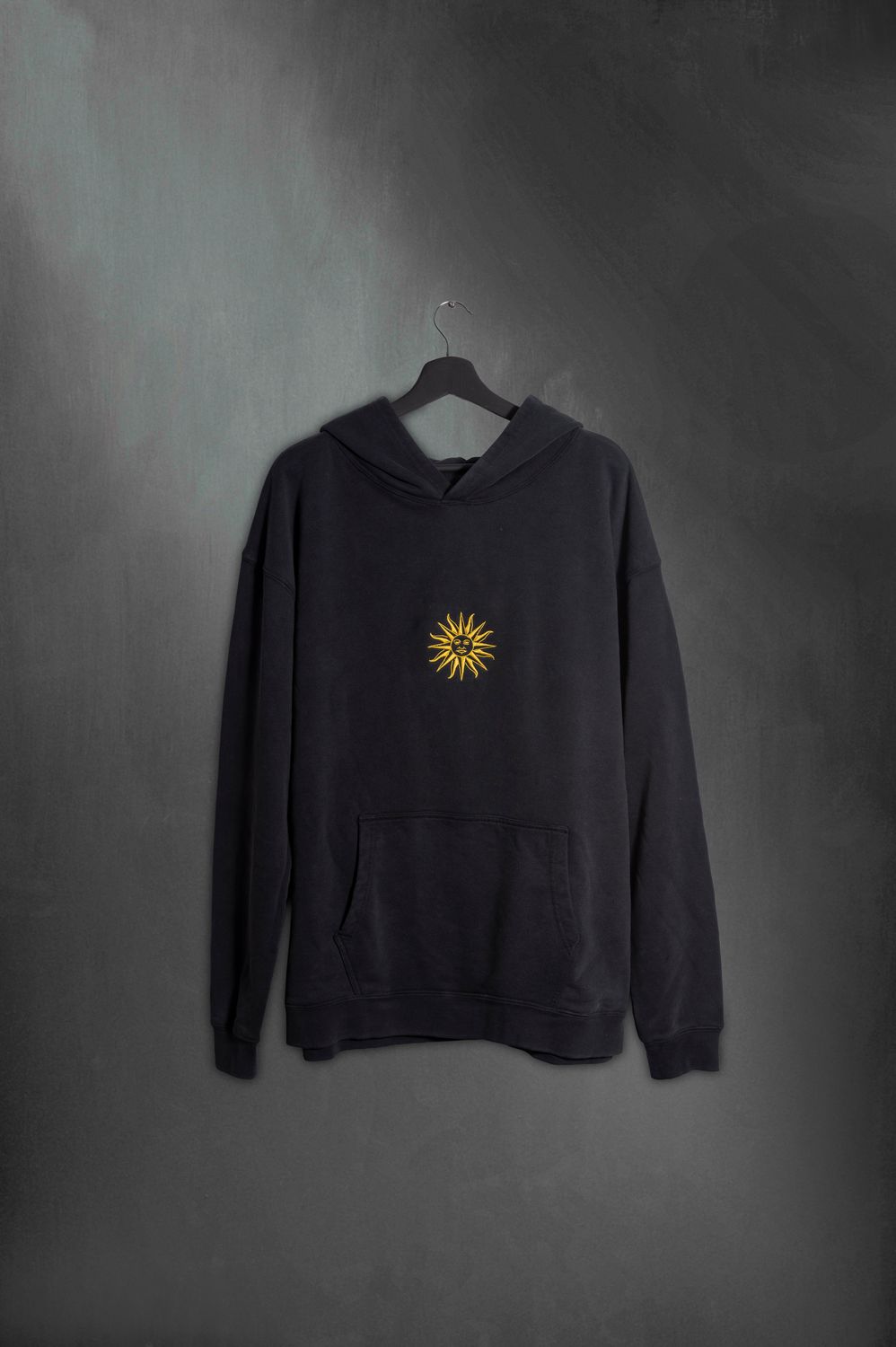 Hoodie Negro lavado Escudo Uy