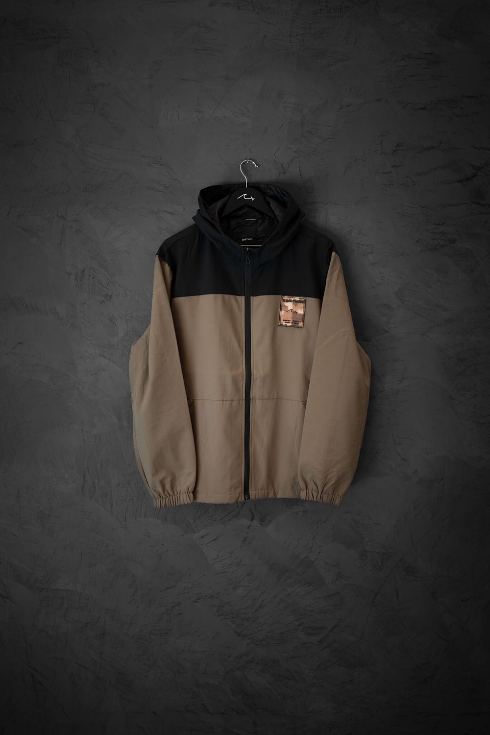 Campera Rompevientos Wiat Camel MM