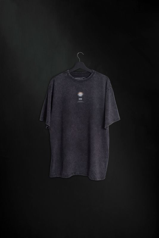 Remera Corona Living Black Washed Oversize AA