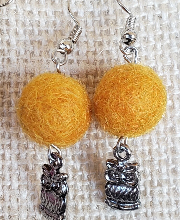 This Must Be Felt - Earrings 
