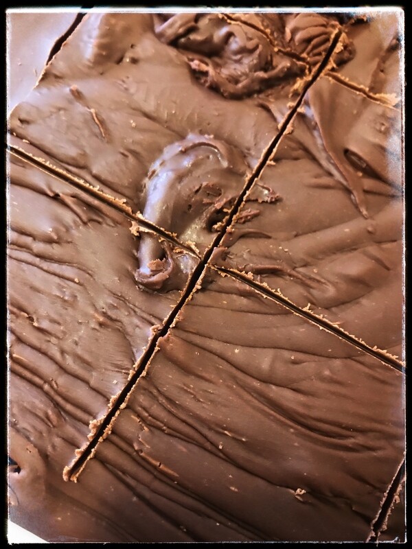 DARK CHOCOLATE FUDGE