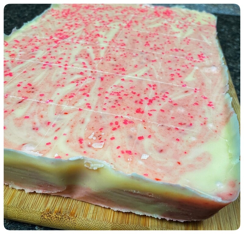 FEATURED FUDGE - STRAWBERRIES &amp; CREAM
