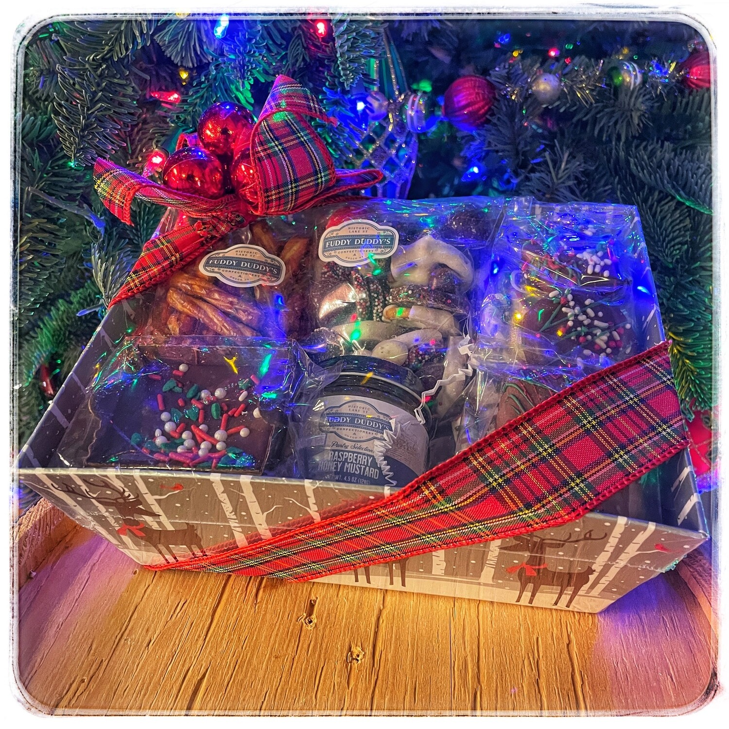 Fuddy Favorite Holiday Gift Box - Medium