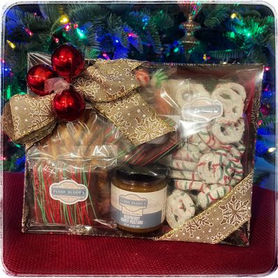 Fuddy Favorite Holiday Gift Box - Small