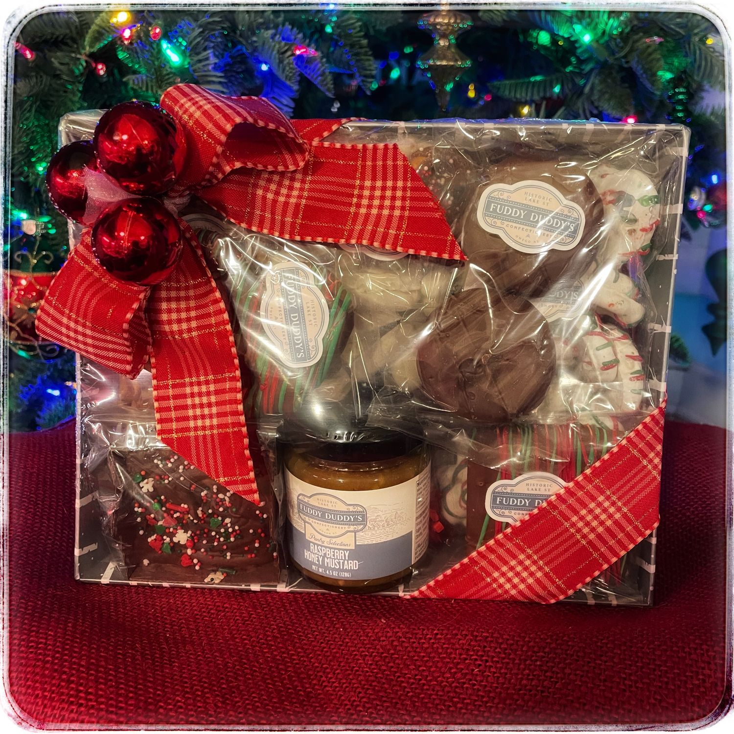 Fuddy Favorite Holiday Gift Box - Medium