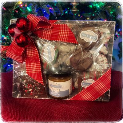 Fuddy Favorite Holiday Gift Box - Medium