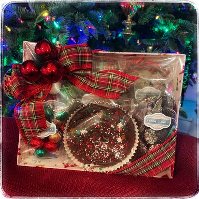 Fuddy Duddy&#39;s Chocolate Lovers Holiday Gift Box - Medium