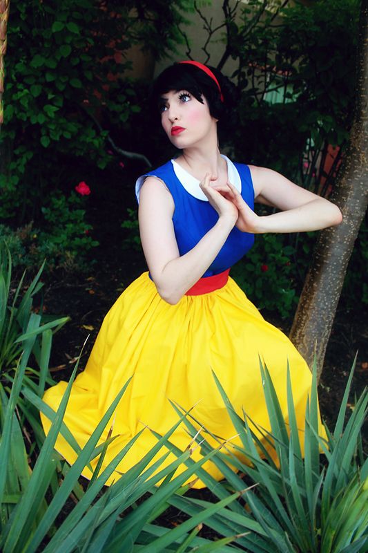 Snow White vintage-inspired Disney sunddress