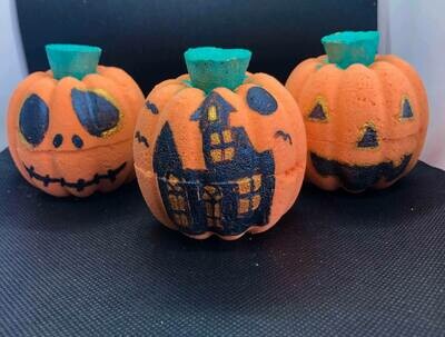 Pumpkin Bomb shell (Hollow) BBHP EXCLUSIVE
Moulds are made to order. up to 10 working days lead time on all 3d moulds.