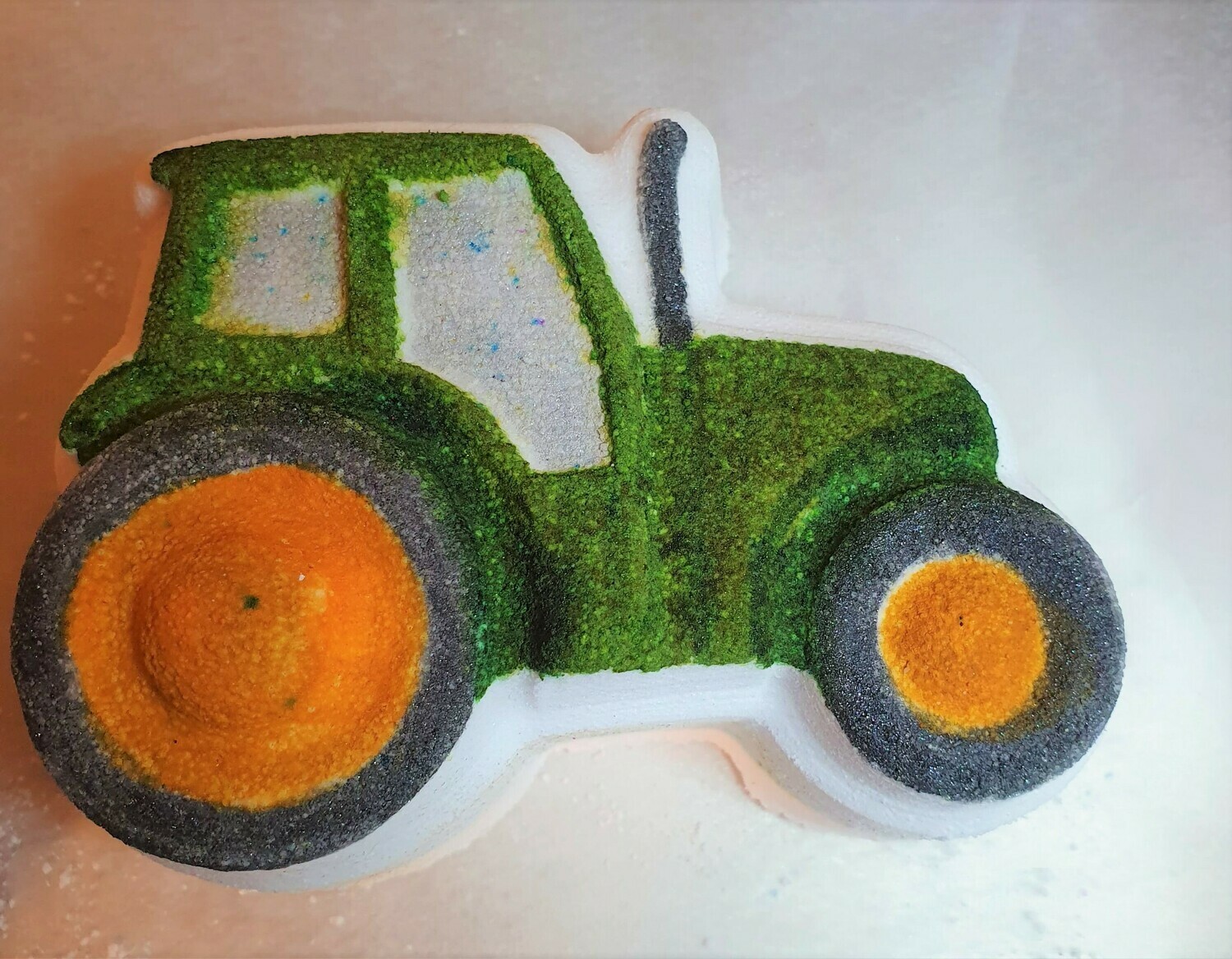 Tractor Available in 2 sizes Large and 
mini 40g BBHP EXCLUSIVE