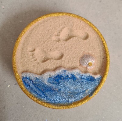 Foot prints in the sand approx 131g BBHP EXCLUSIVE