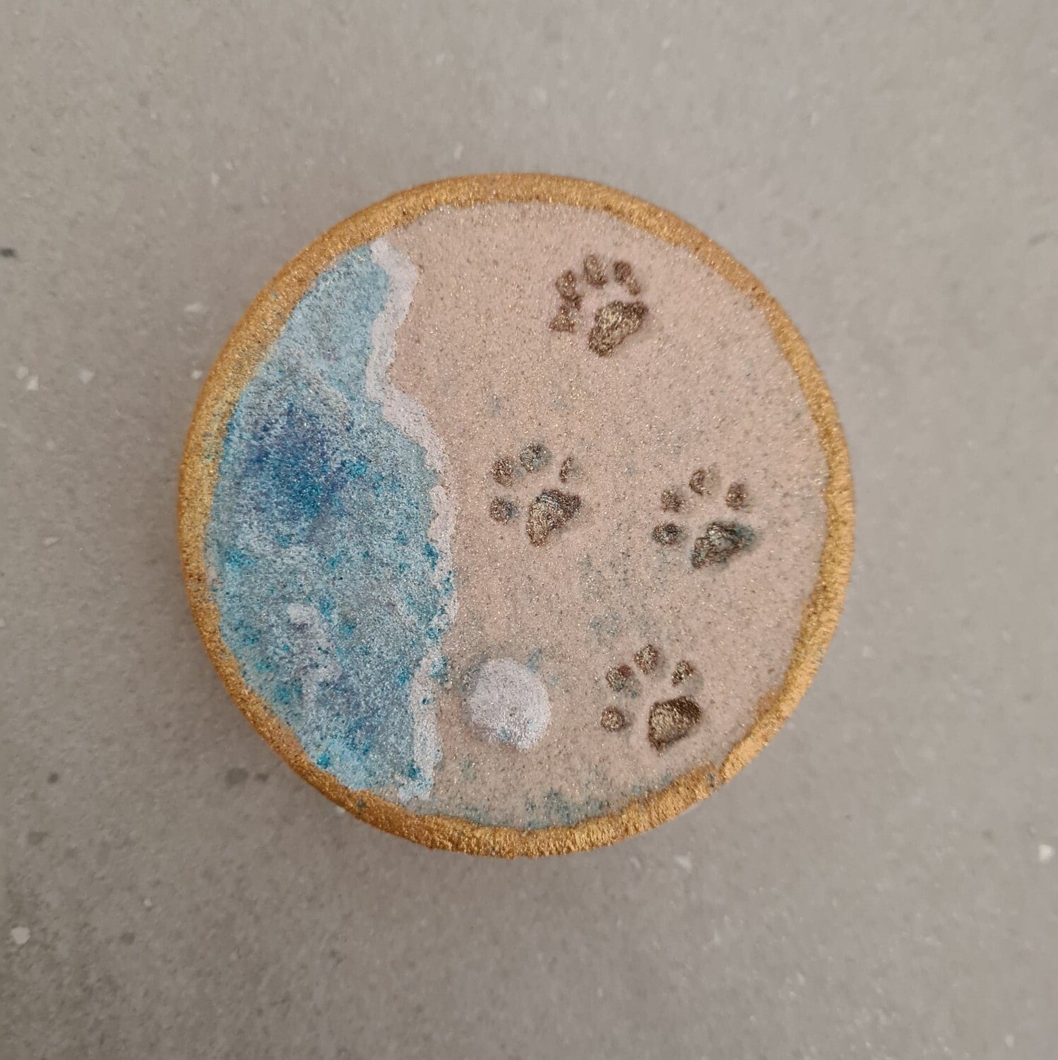 BBHP EXCLUSIVE Paw prints in the sand approx 130g