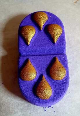 BBHP EXCLUSIVE Snap style mould approx 80g 
Perfect for shower foamers, Melt &amp; Pour soap &amp; Mini bath bombs
