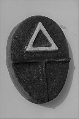Triangle mask approx150g