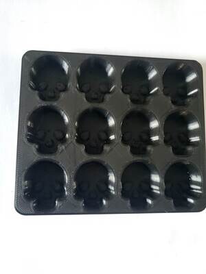 Tray of 12 micro SKULLS perfect to add in mylar bags 
Tray is 130 x 110mm x14mm height