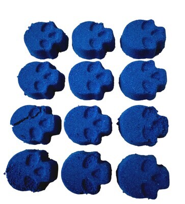 Tray of 12 micro SKULLS perfect to add in mylar bags 
Tray is 130 x 110mm x14mm height