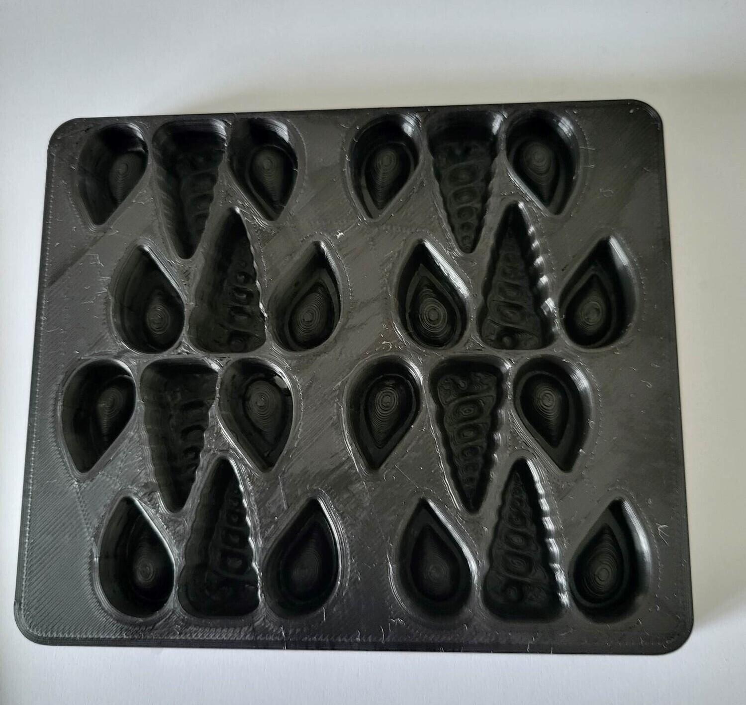 Tray of  Micro Unicorn Horn &amp; Ears perfect to add in mylar bags &amp; Frosting Pots
Also available in Mini
Tray is 130 x 110mm x14mm height
