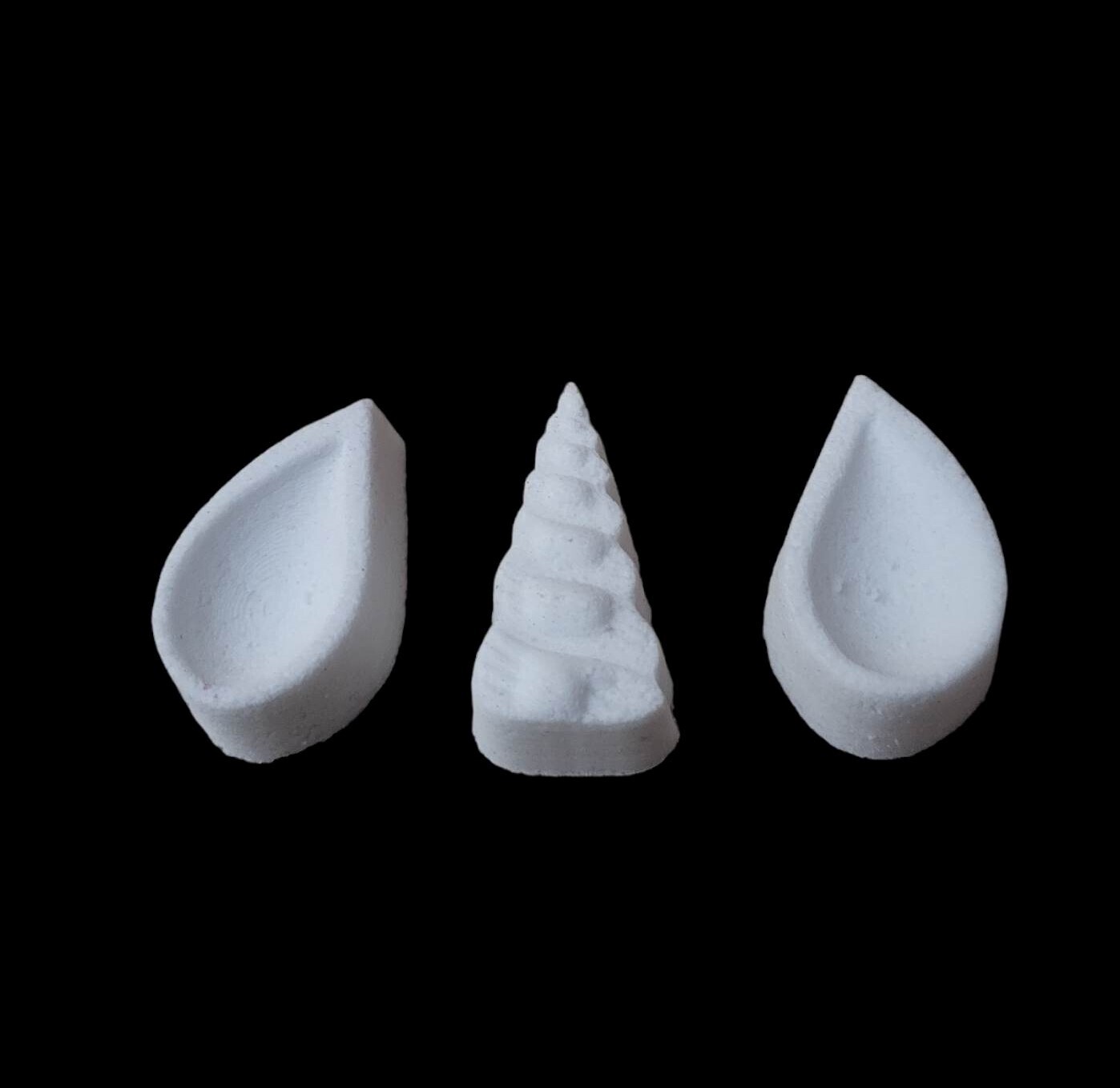 Tray of  mini Unicorn Horn &amp; Ears perfect to add in mylar bags .
Also available in Micro 
Tray is 130 x 110mm x14mm height