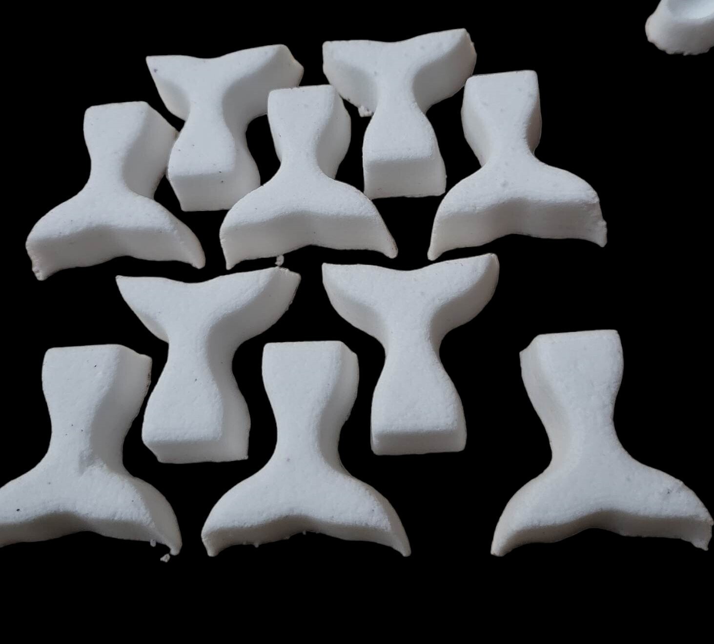Tray of 10 micro Mermaid Tails  perfect to add in mylar bags 
Tray is 130 x 110mm x14mm height