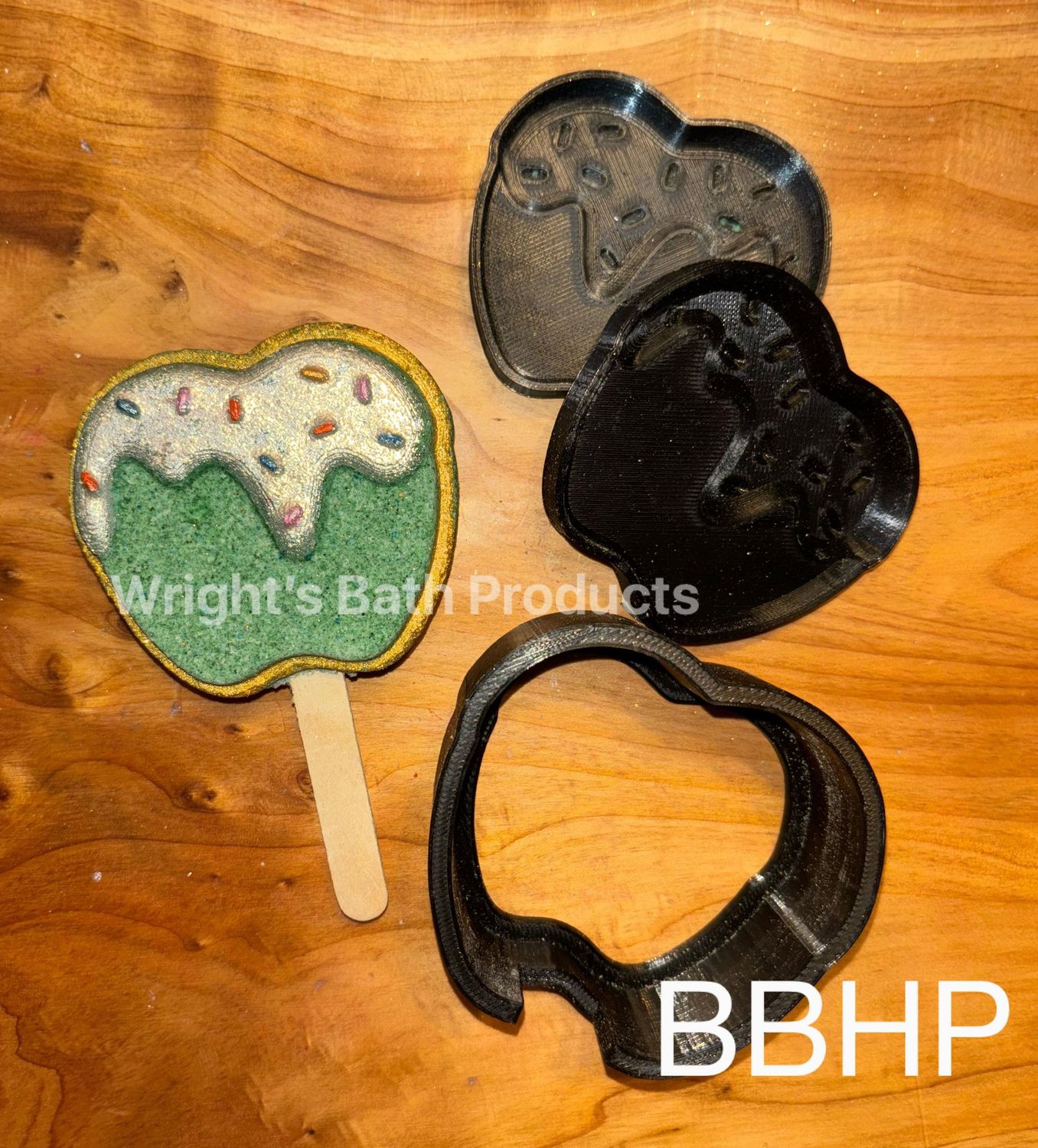 Kawaii style candy apple Bubble Bar and bath bomb Mould BBHP EXCLUSIVE 
Approx 200g
All 3d moulds are made to order. 
can take up to 10 working days lead time at busy periods