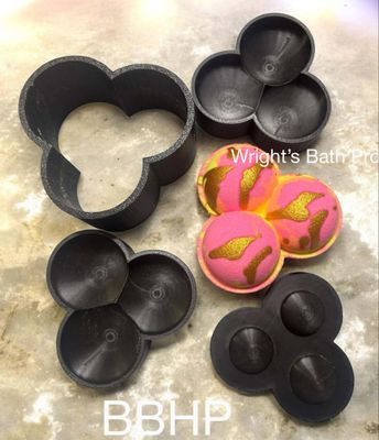 Tri bomb mould